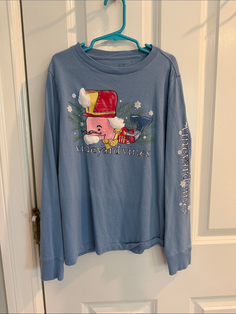Vineyard Vines Light Blue Long-Sleeve Nutcracker Whale Tee with Red Hat